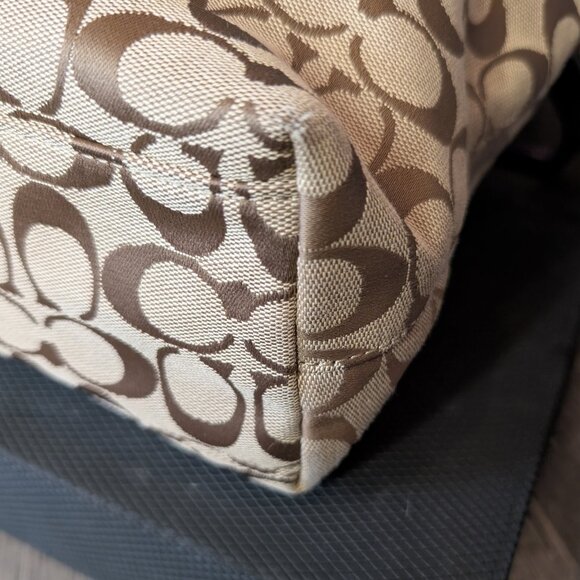 LOW START Coach, Signature Khaki & Purple Python Patent Leather Shoulder Bag - Picture 5 of 14